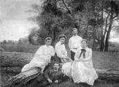 С друзьями, 1904..1905 гг.