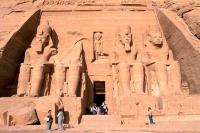 Колосальні статуї у храмі Рамзеса 2-го…