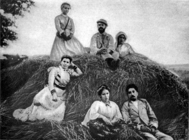 Lesja Ukrainka with relatives. Photo 8…
