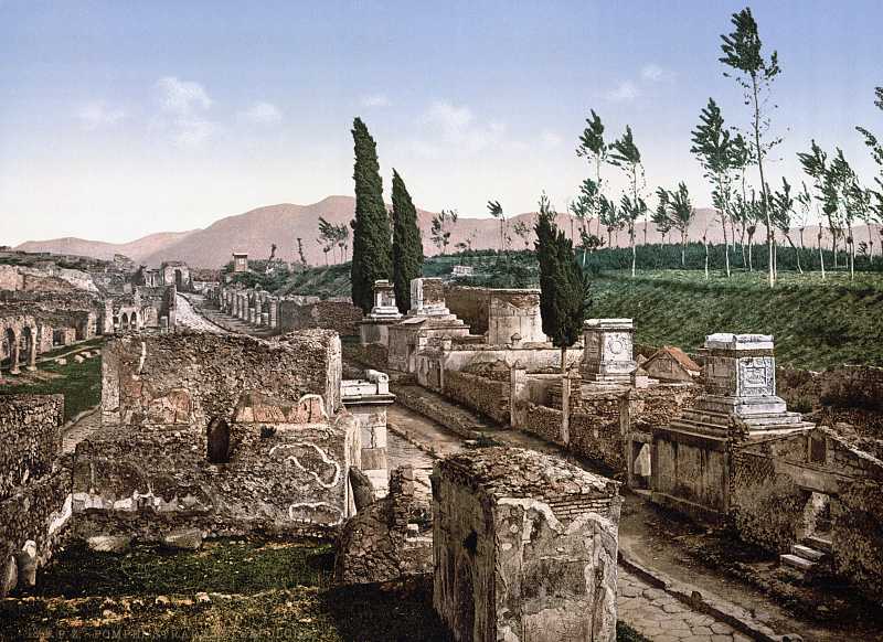 Street of tombs in Pompeii