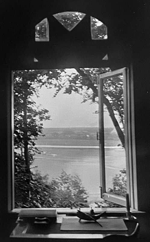 Вид із вікна кімнати в Зеленому Гаю